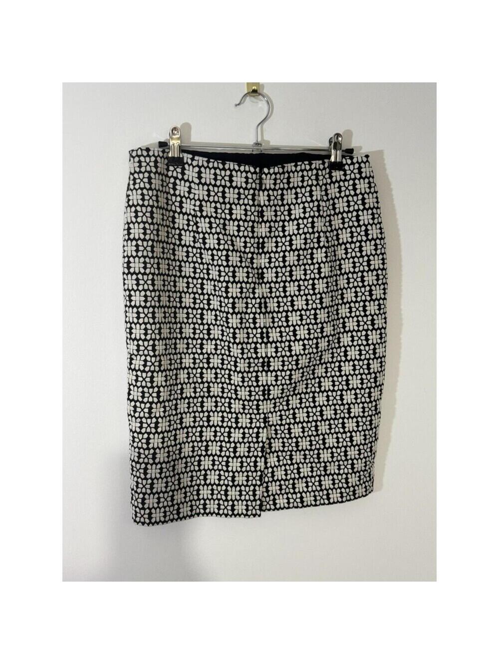 Banana Republic Geometric Black White Knee Length Pencil Skirt Lined Size 6 - Picture 2 of 3